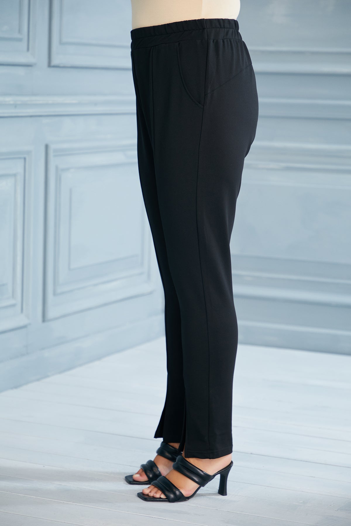 Plus size pants with hem and slits