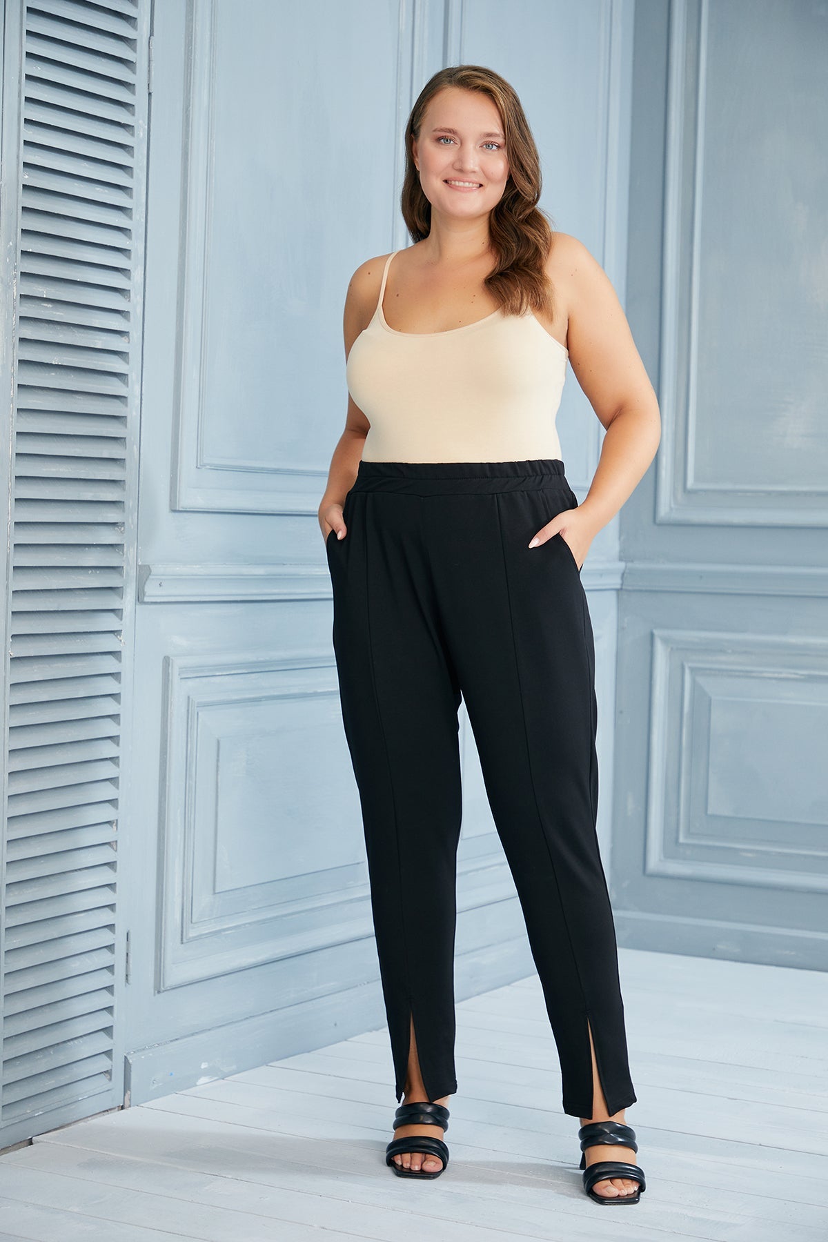 Plus size pants with hem and slits