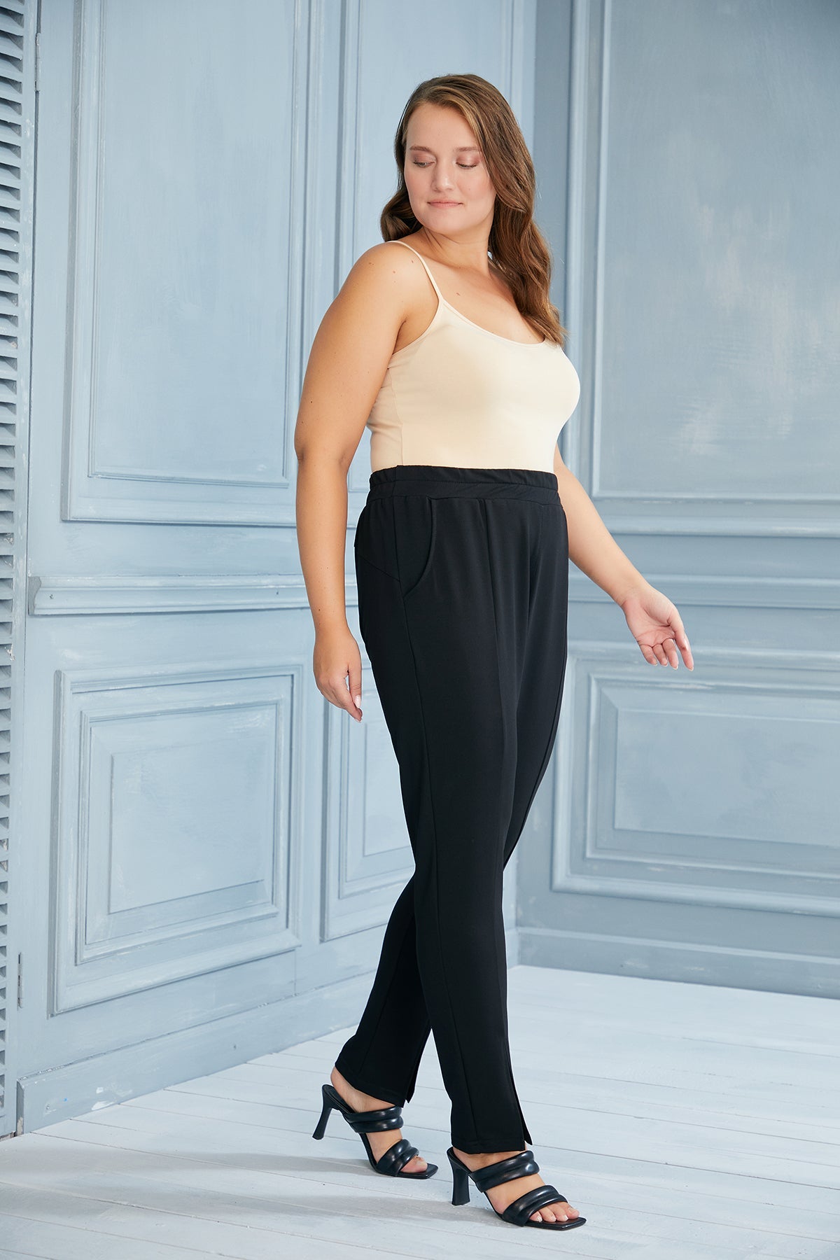 Plus size pants with hem and slits