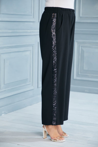 Plus size wide-leg trousers with edging and slits