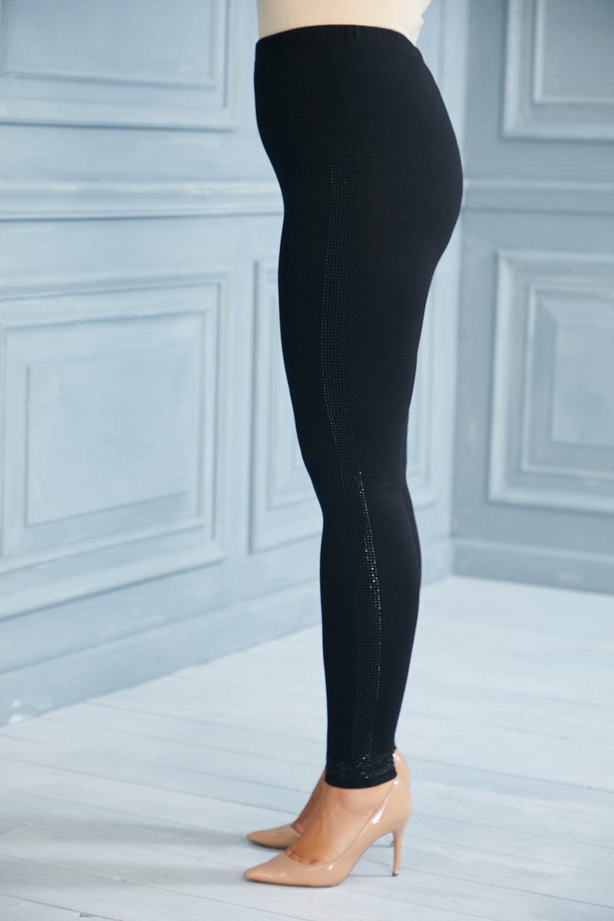 Plus size leggings with rhinestone trim