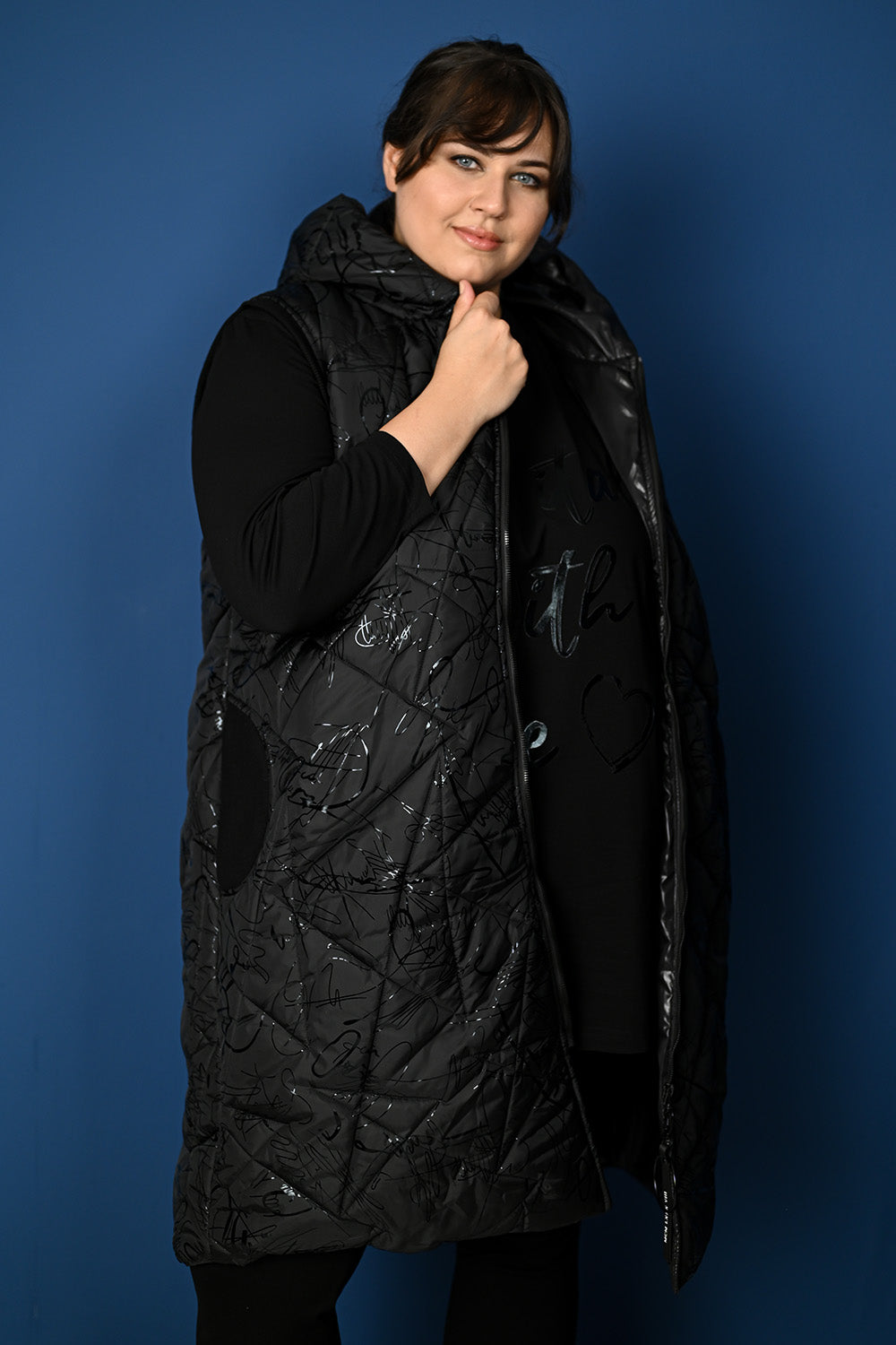 Plus size long quilted vest in large Sizes - Black