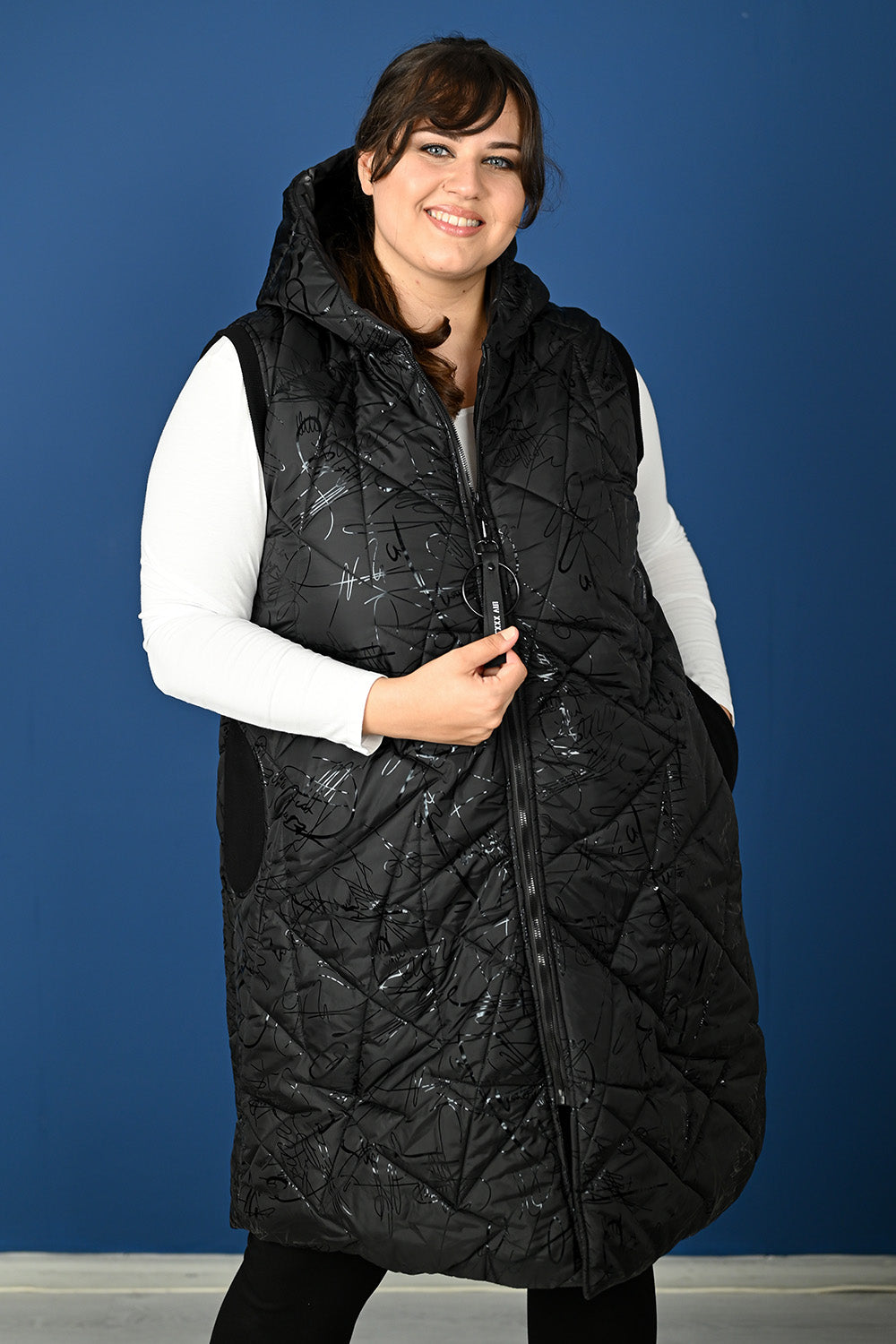 Plus size long quilted vest in large Sizes - Black