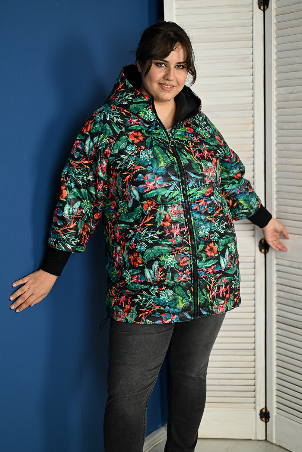 Plus size jacket in a floral print with a hood