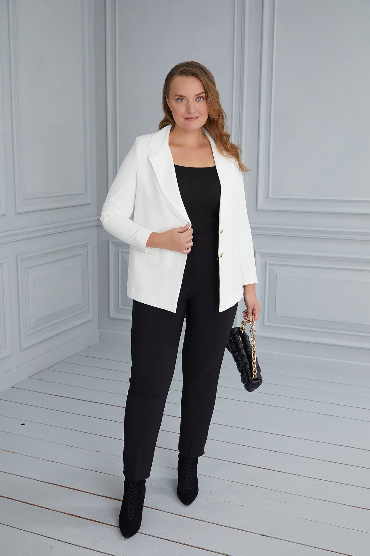 Elegant jacket with lining and two buttons - white