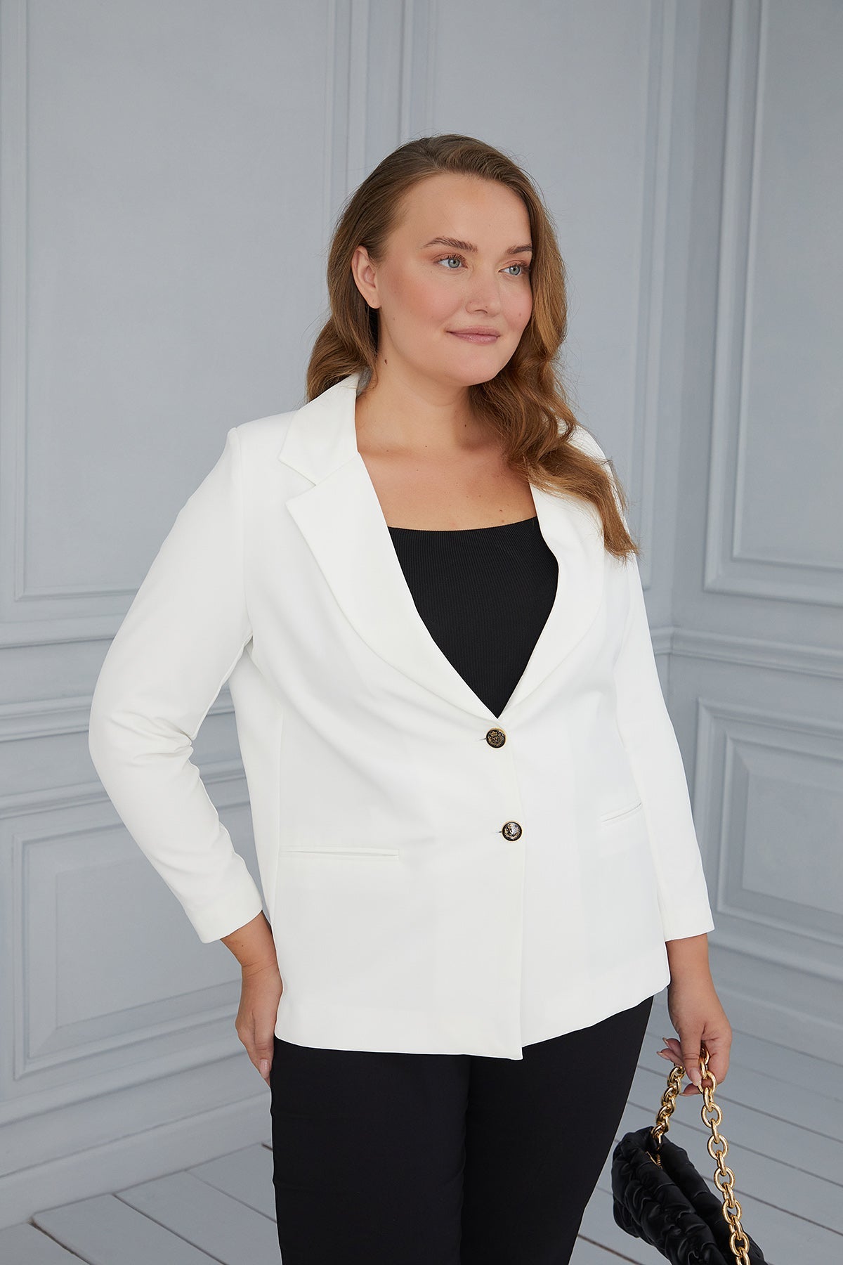 Elegant jacket with lining and two buttons - white