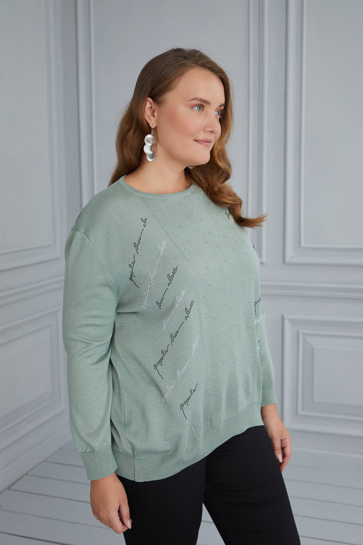 Maxi knit blouse with delicate decoration - green