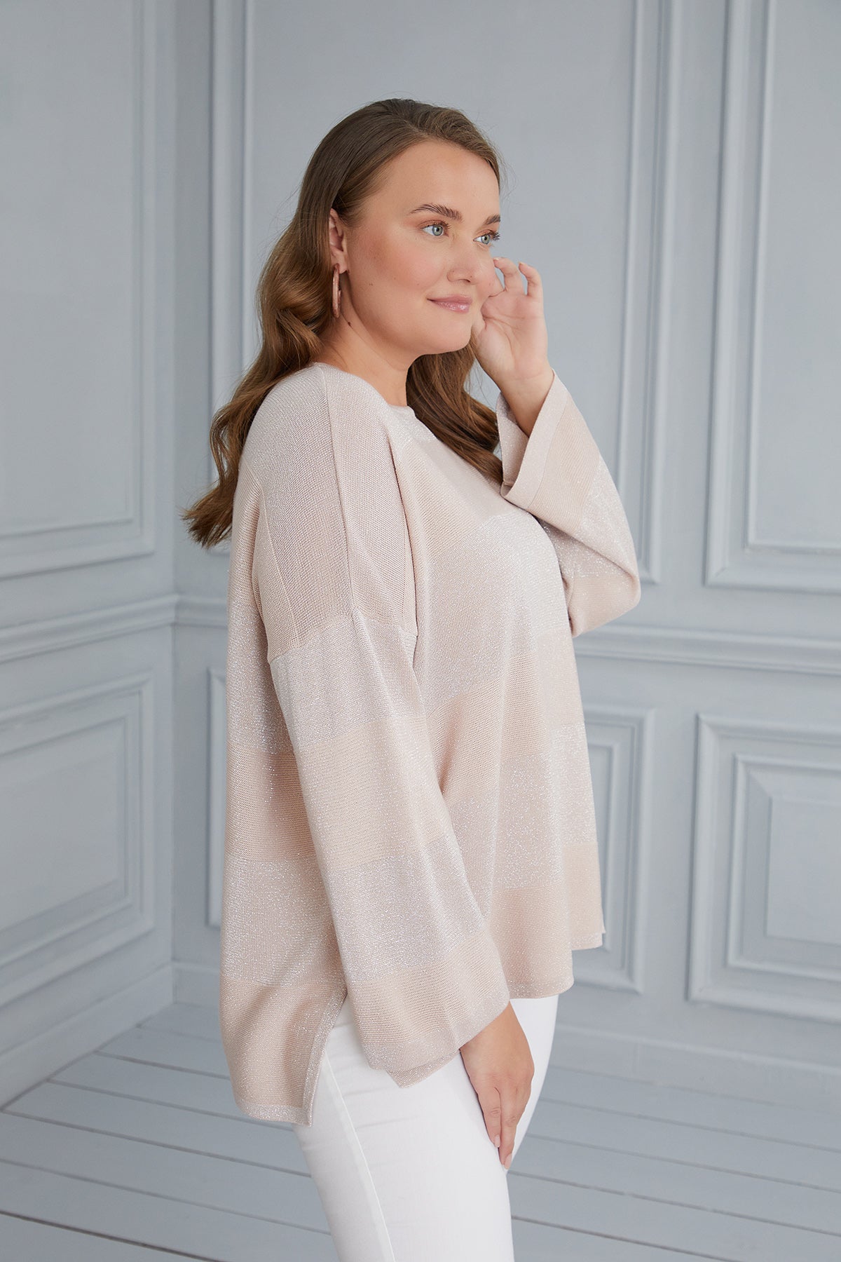 Knit blouse with delicate stripes - beige