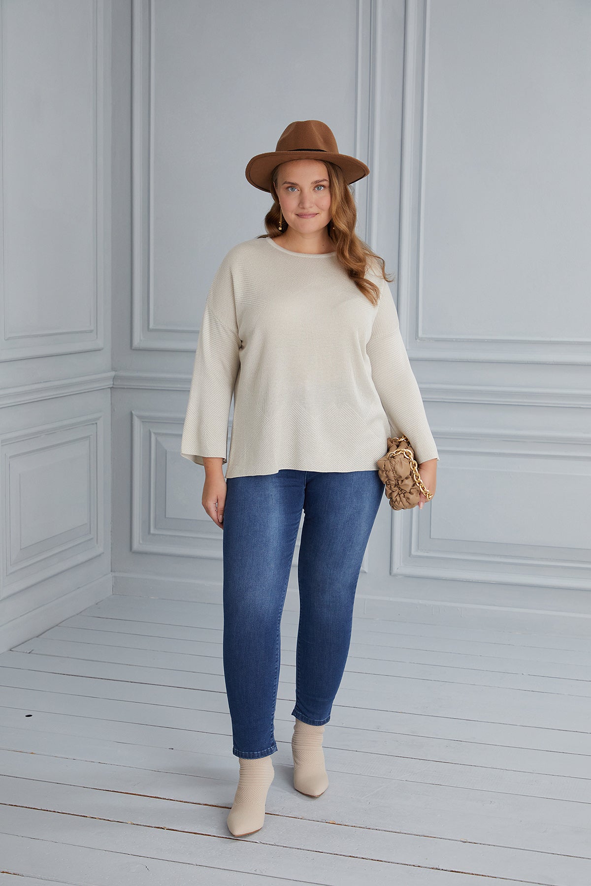 Knit blouse with open sleeves - beige