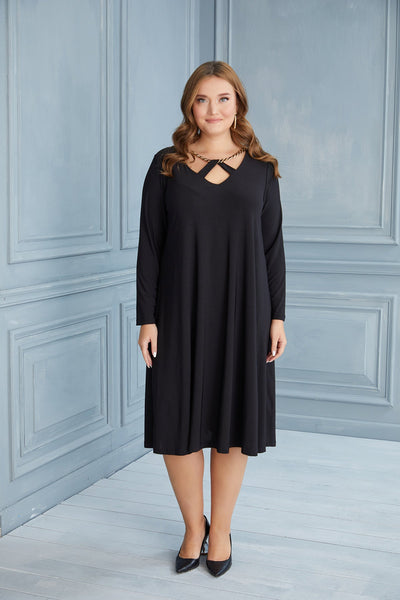 Plus size dress with an attractive neckline