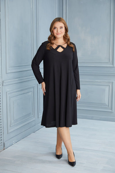 Plus size dress with an attractive neckline