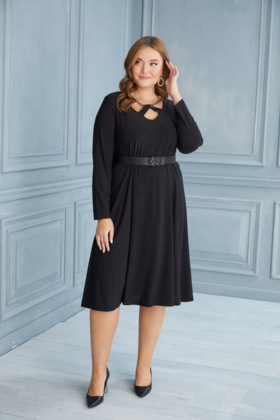 Plus size dress with an attractive neckline