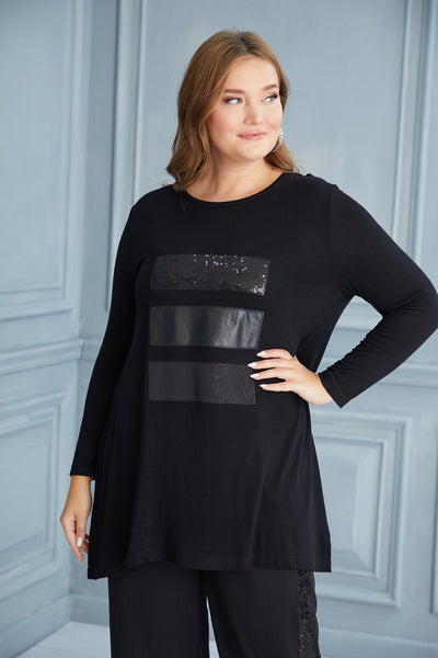 Plus size knit tunic with 3-piece appliqué