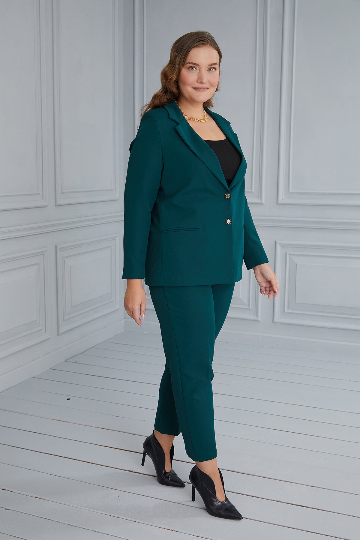 Elegant jacket with lining and two buttons - green