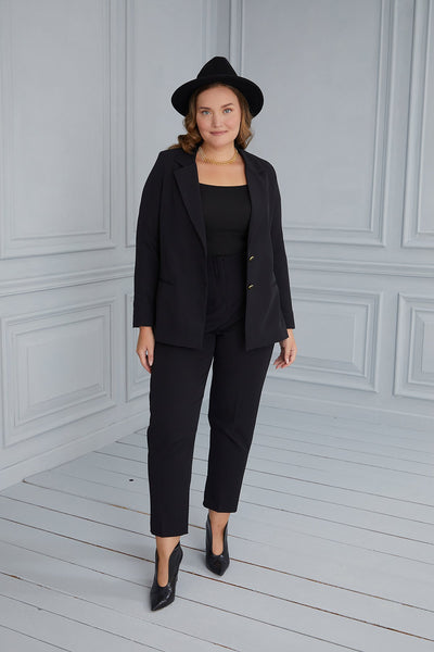 Elegant jacket with lining and two buttons - black