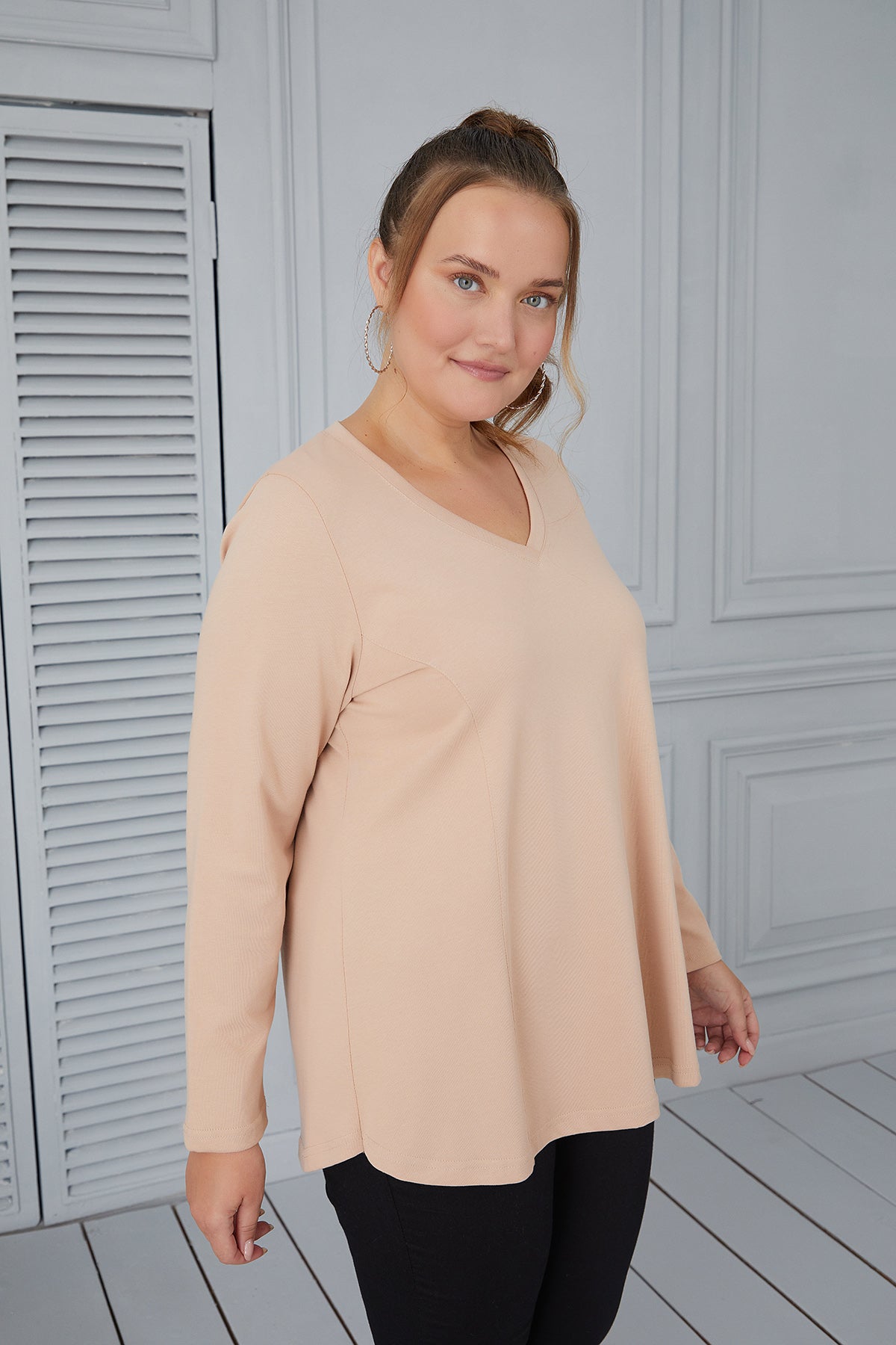 Maxi V-neck blouse - beige