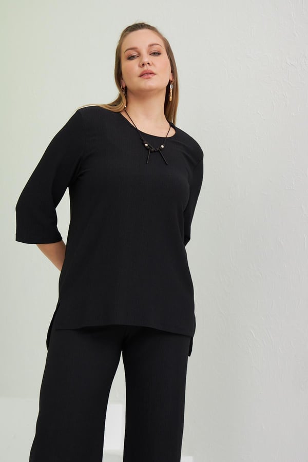 Tunic with necklace - Black